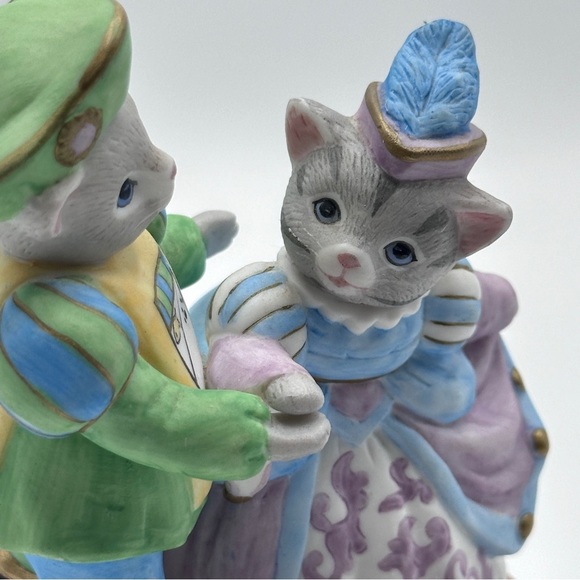 Vintage Porcelain Kitty Cucumber Schmid "Shall We Dance" Music Box - Picture 9 of 12